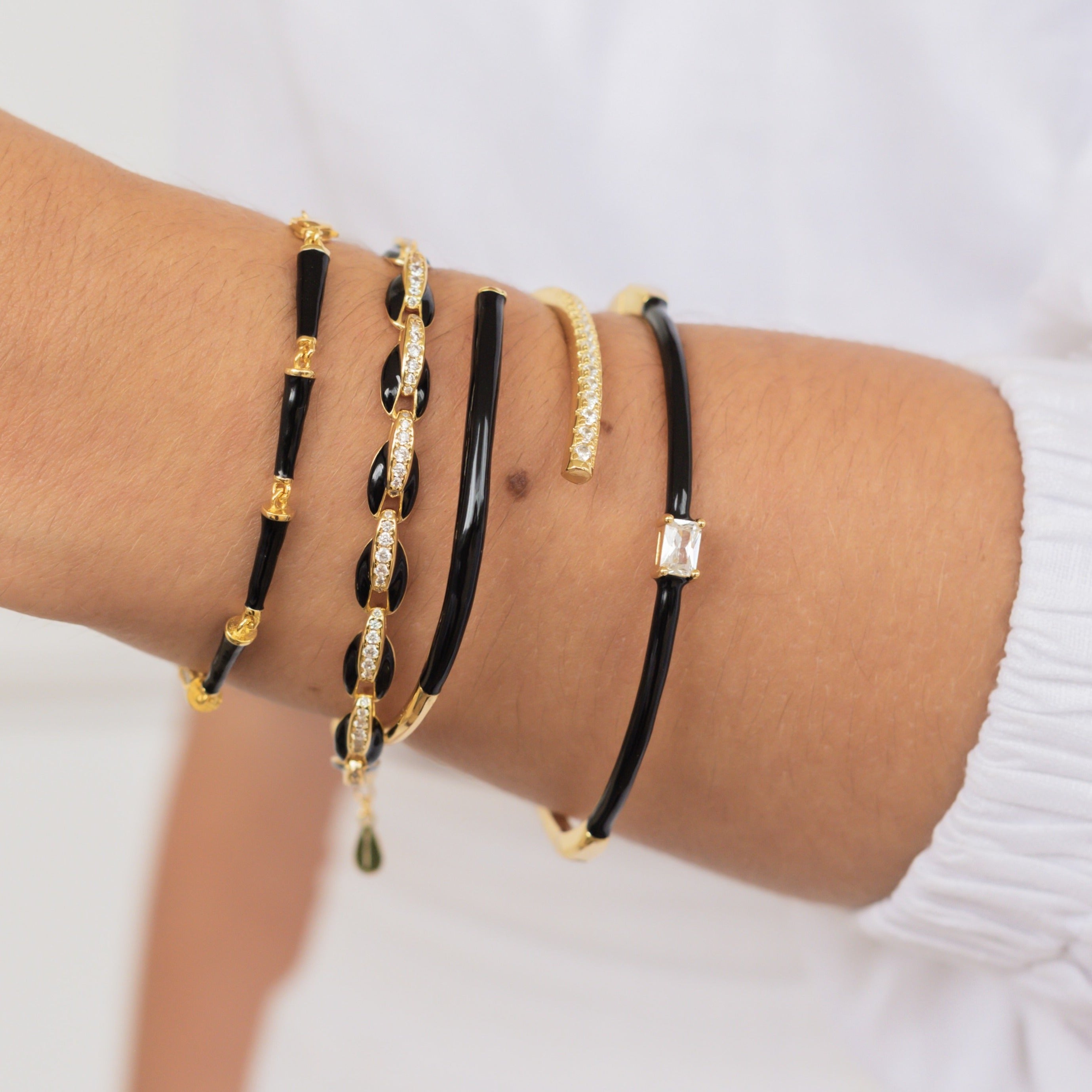 THE FARRAH ( Black) Bracelets Jimena Alejandra 