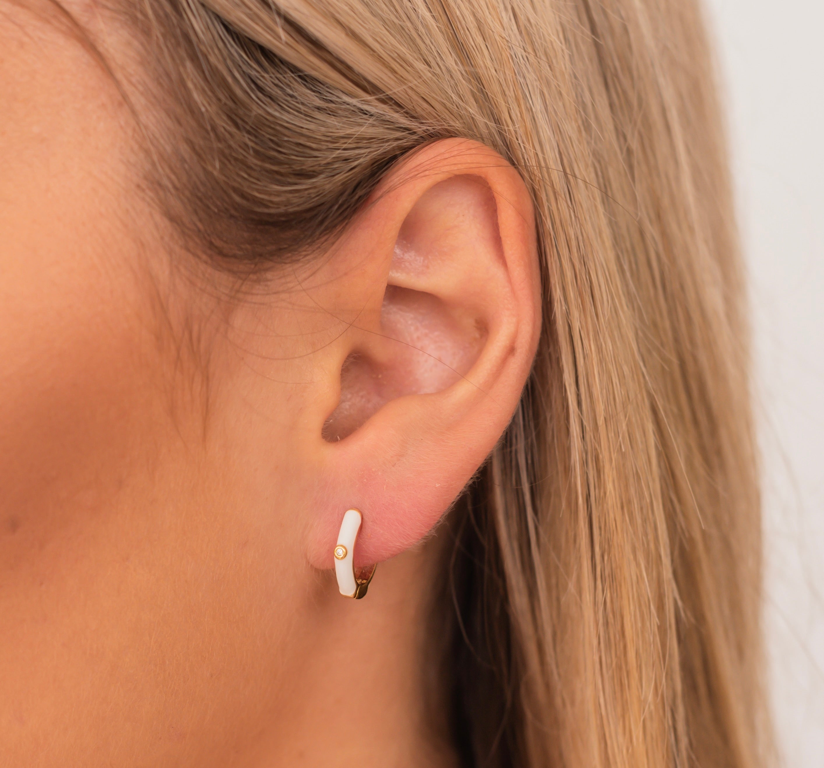 THE GAYLE (White) Earrings Jimena Alejandra 